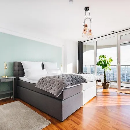 Great View I 26 Floor I Netflix And Boxspringbed Appartement Augsburg